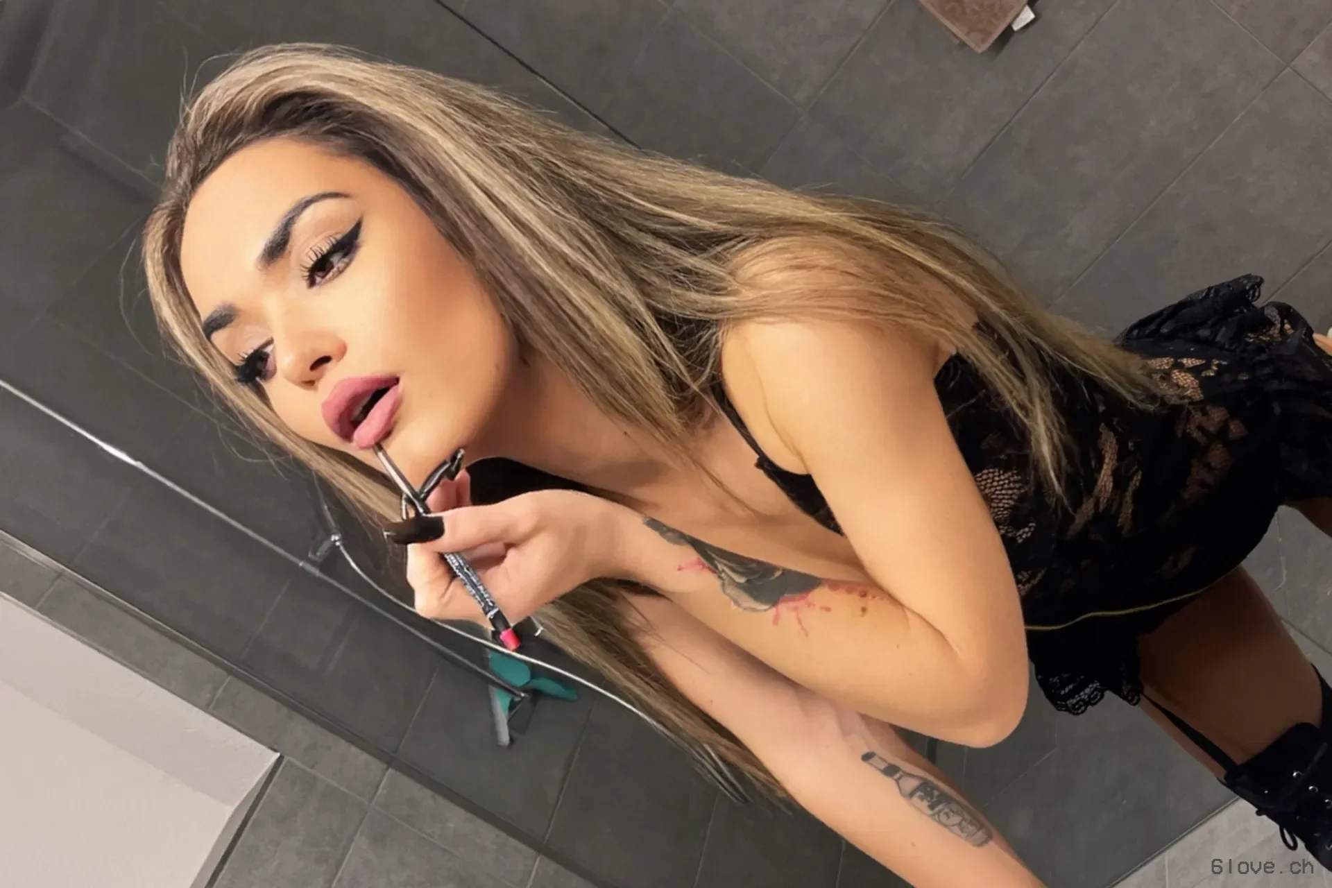 Swiss Star Leyla Wild - OnlyFans & Webcam Girl